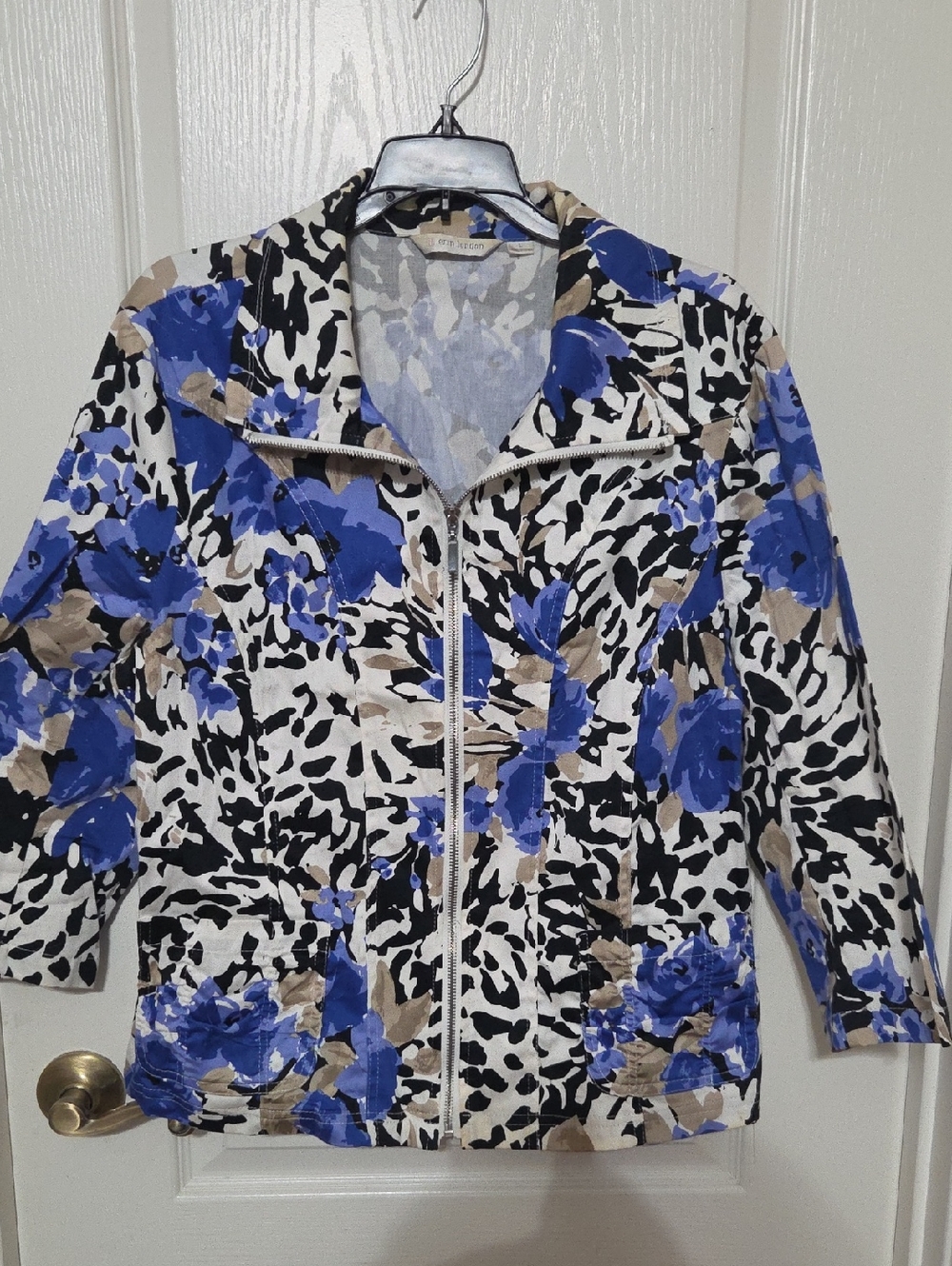 erin london Blue, Black & Tan Floral Zip Jacket